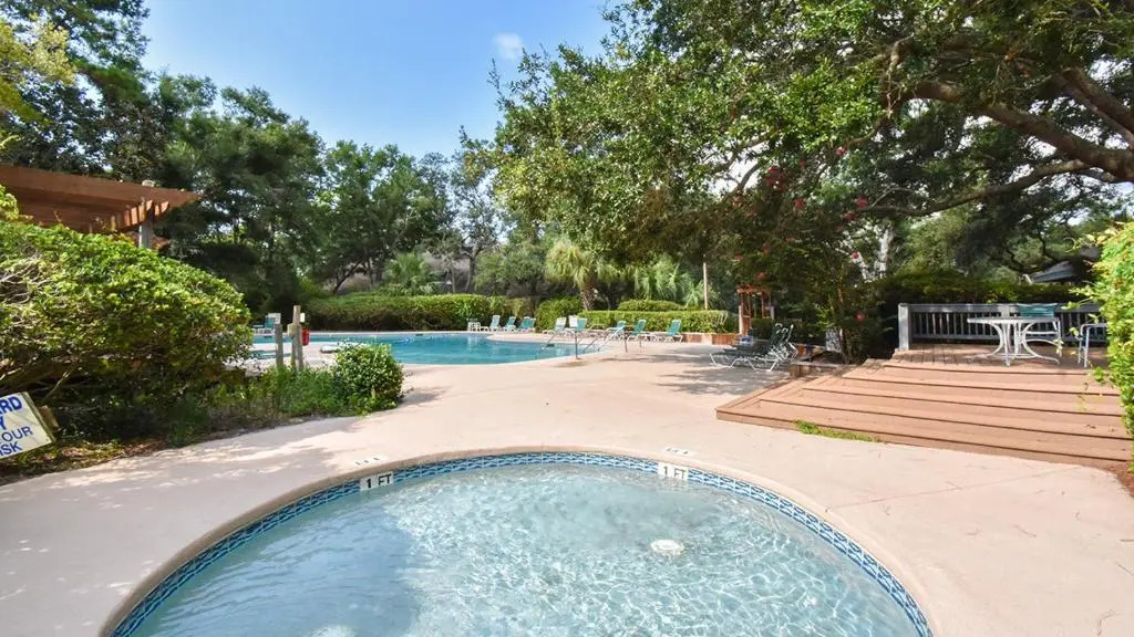 213 Turnberry Village