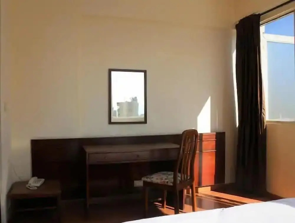 Universal Residence