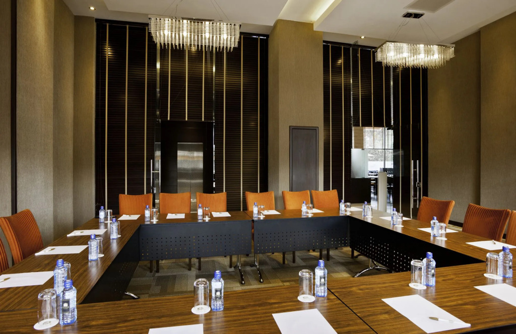 Отель Four Points By Sheraton Nairobi Hurlingham