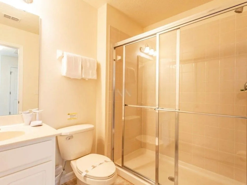 4BVT05LF51 Bella Vida Holiday Vacation Town Home by RedAwning