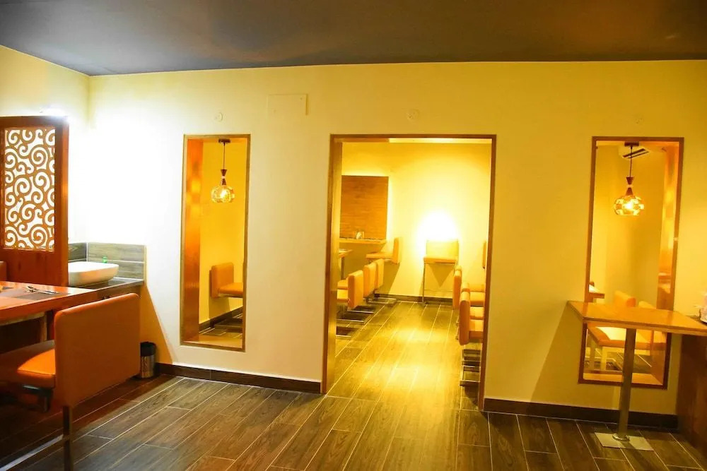 HOTEL KEK GRAND PARK