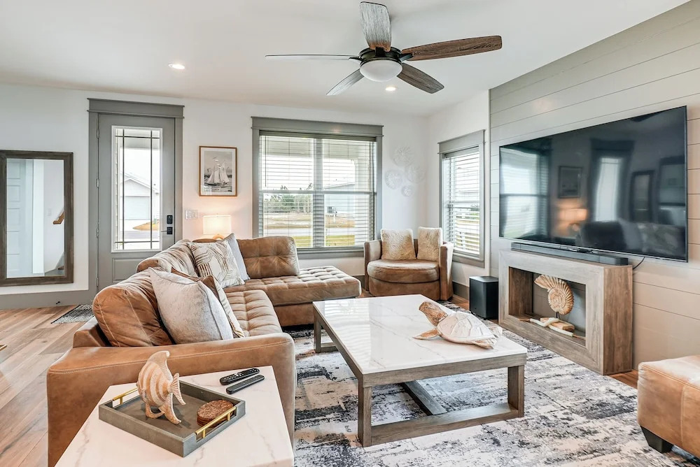Walk to Beach! 'ocean's Paradise' w/ Patio