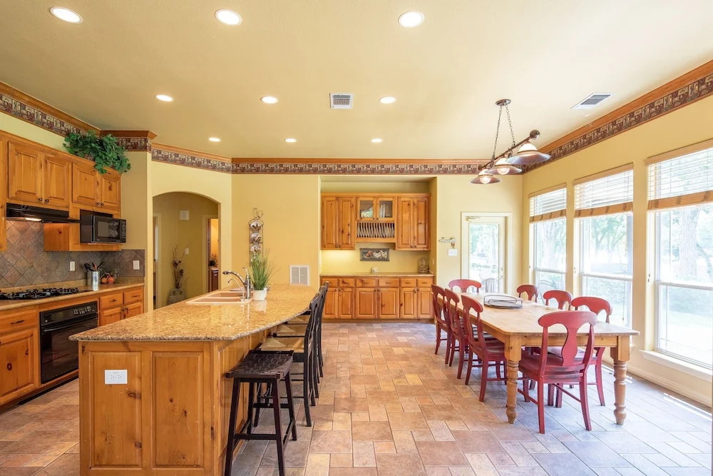 Pecan Shores Retreat by RedAwning