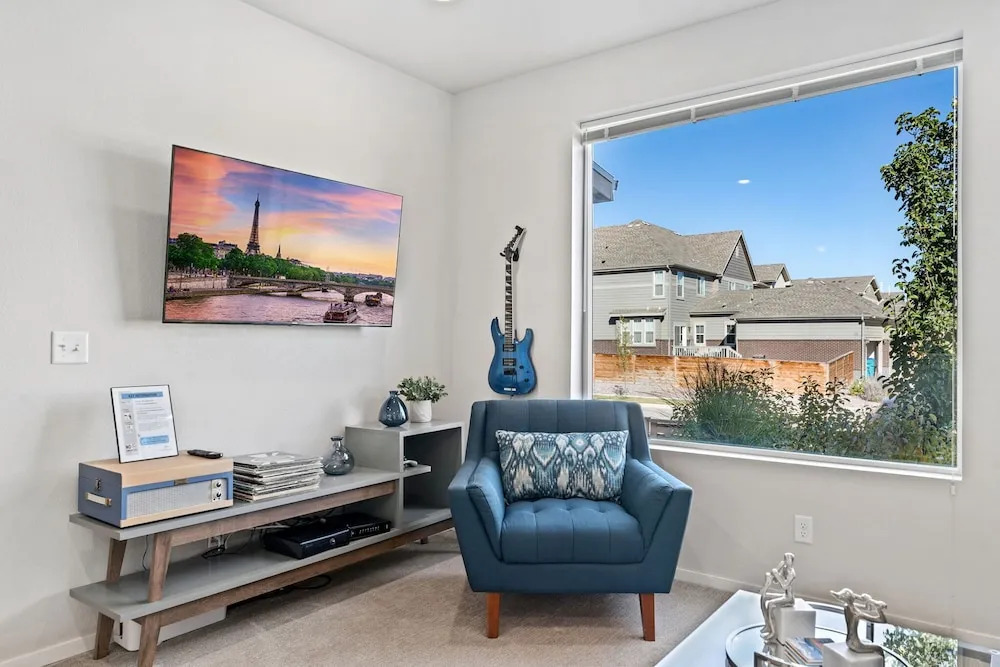 Stylish Music-Inspired Retreat Near Old Town FC