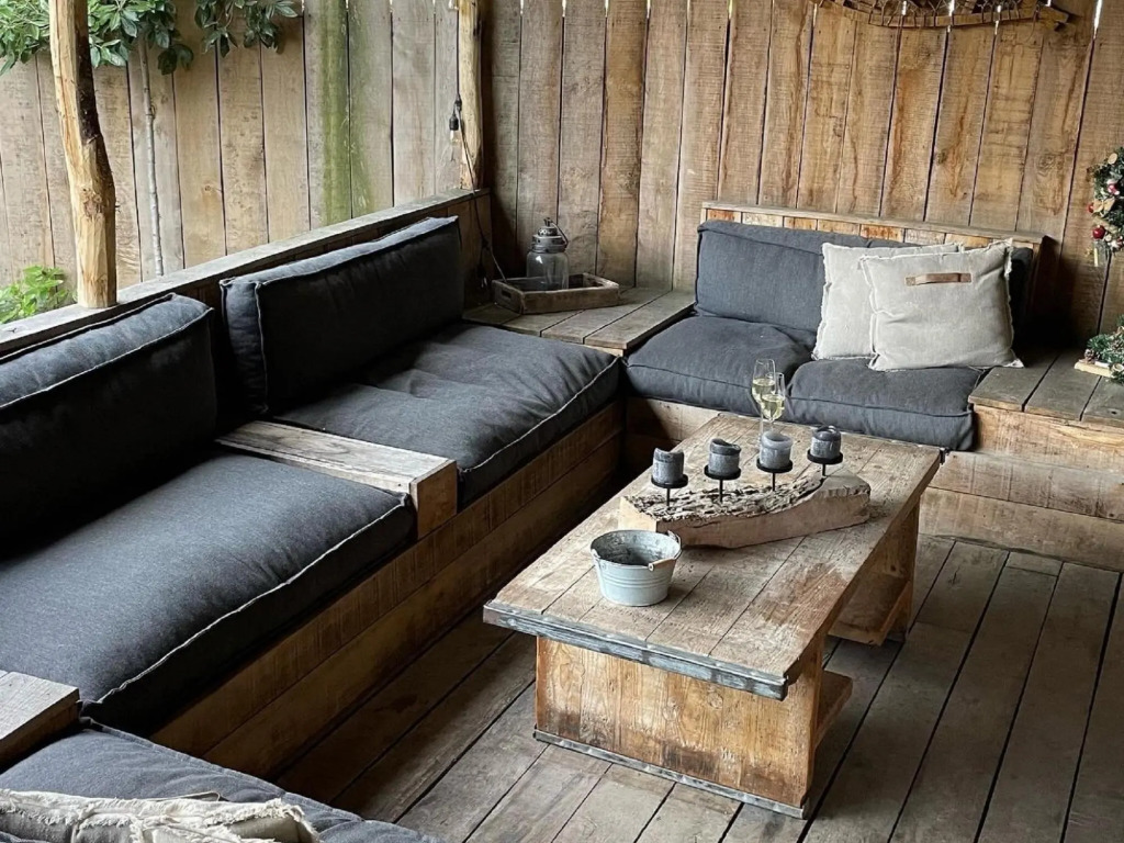 Holiday home in Bastogne with bubble bath