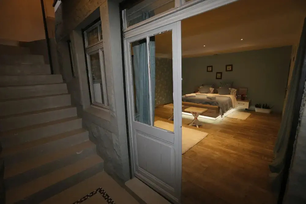 Cote Riviera Luxe Lake