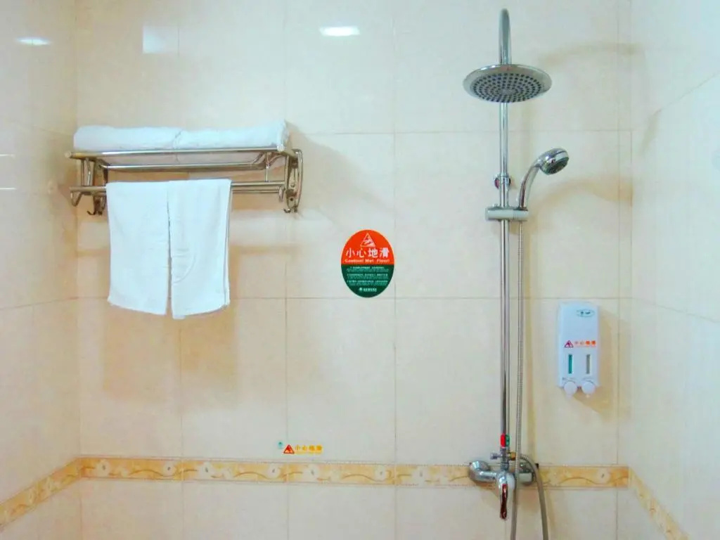 GreenTree Inn Qinhuangdao Peace Avenue Express Hotel