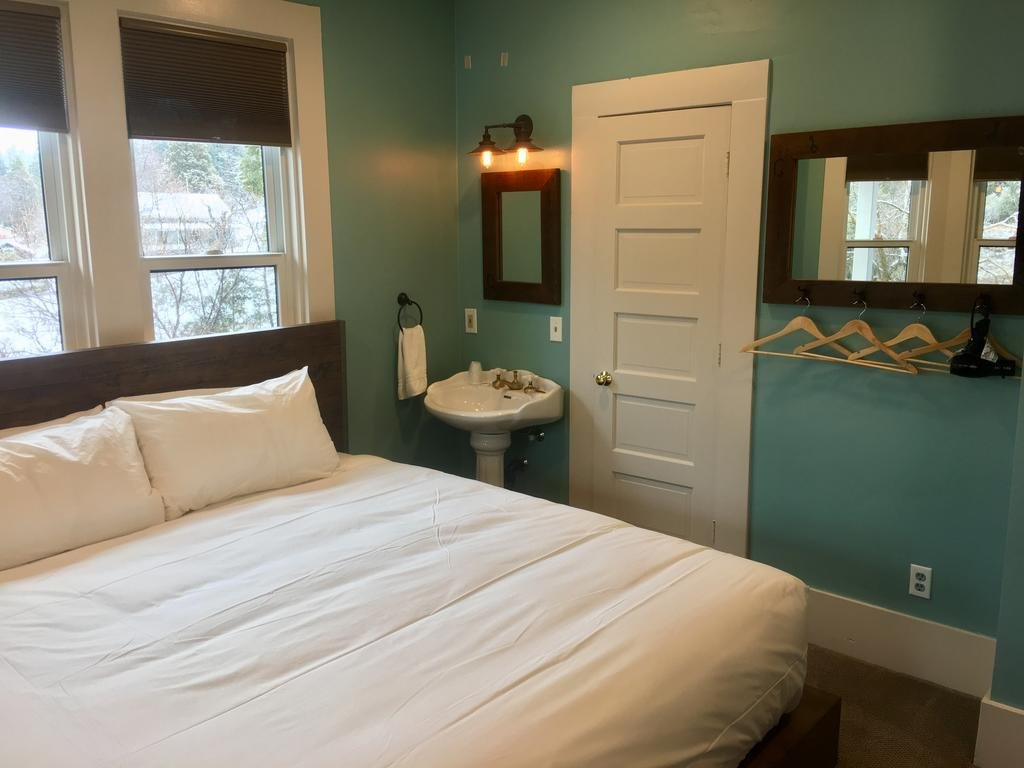 The Groveland Hotel