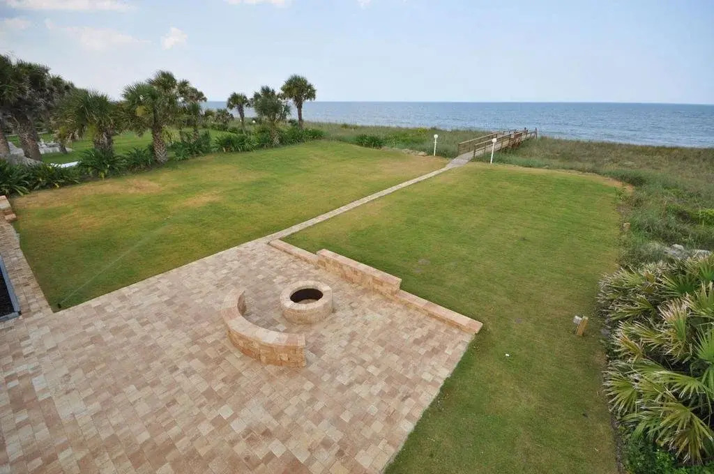 Seashell 3 Br Home by RedAwning