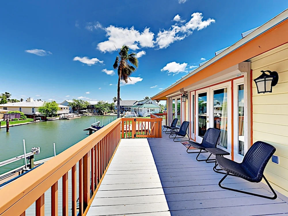 3BR Private Dock House Key Allegro by RedAwning