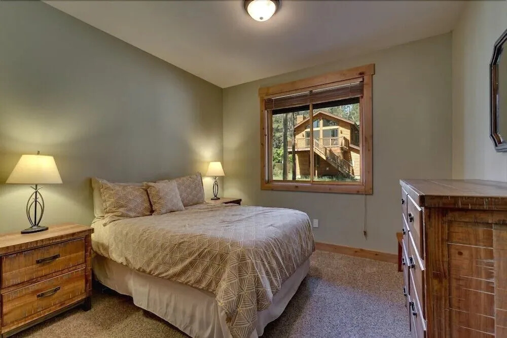 Bijou Lodge 5 Bedrooms 4 Bathrooms Home