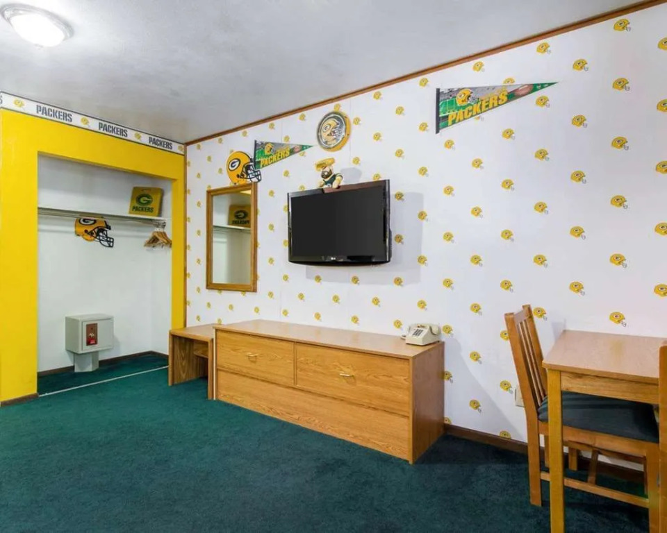 Econo Lodge Madison East
