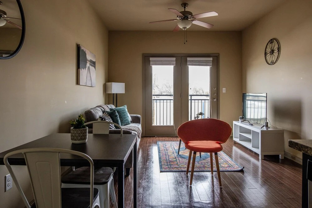 FRONTDESK Phoenix Apts Downtown Fort Worth