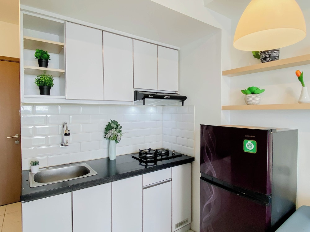 Cozy With Blue Accent 2Br At Podomoro Golf View Apartment