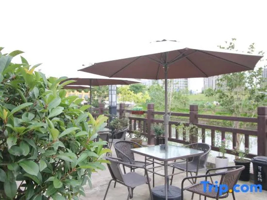 Lishuilouting Inn (Xiuyan Road Subway Station)