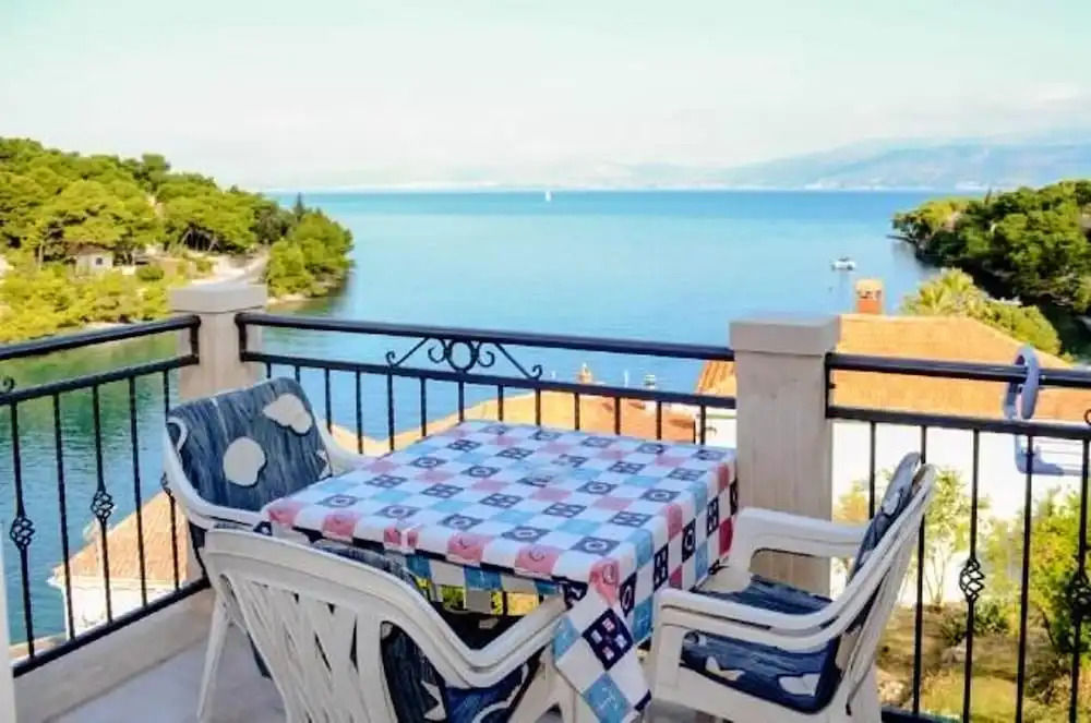 Apartment with 2 Bedrooms in Postira, with Wonderful Sea View, Furnished Terrace And Wifi - 60 M From the Beach
