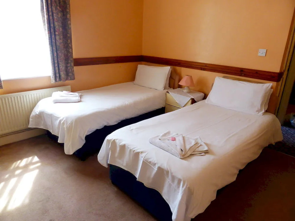 Hotel Dinara