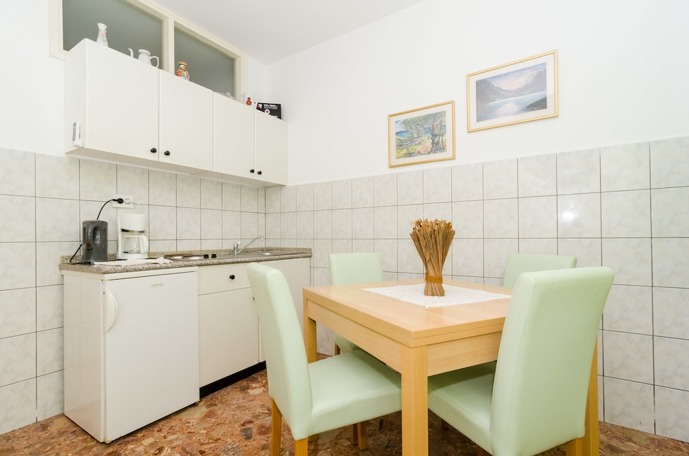 Apartments Nikolina