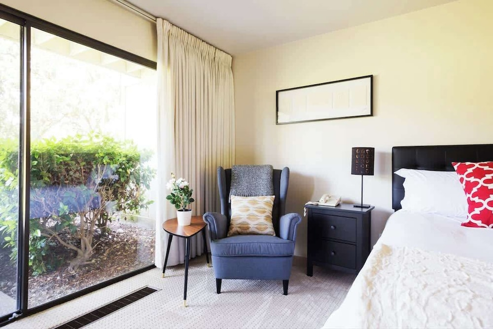 Luxe Golf View Condo Prime Napa Location