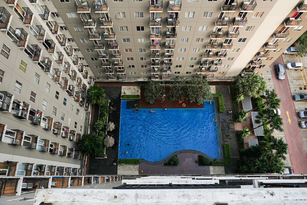 Puri Park View Apartment with Balcony