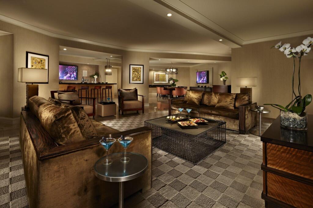 Mandalay Bay Resort And Casino
