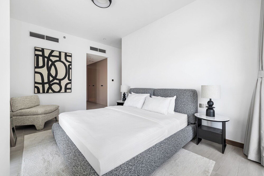 Luxury Suite Canal Views Infinity Pool
