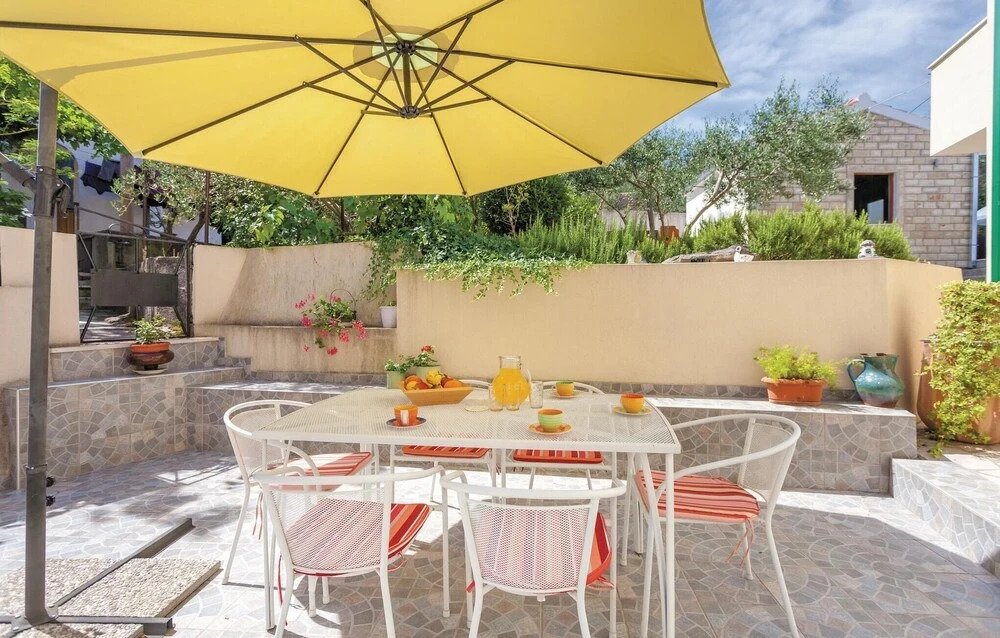 Beautiful Home in Trogir With Wifi and 2 Bedrooms