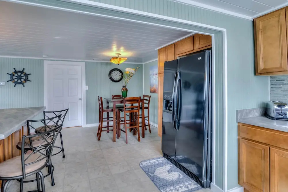West Beach Cottage by RedAwning