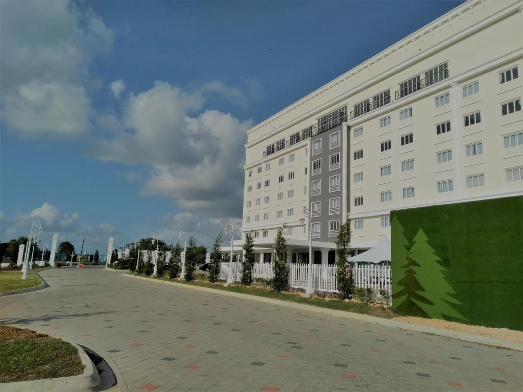 Savanna Hill Resort
