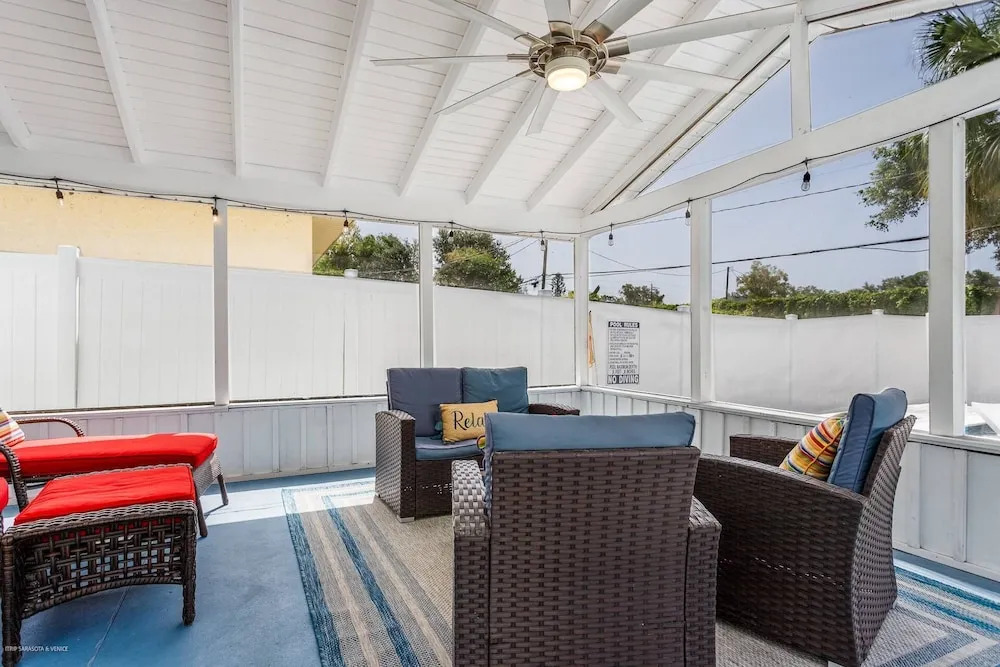 Quaint Cottage in a South Sarasota Neighborhood