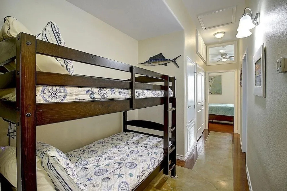Blue Pelican 3 Bedroom Townhouse by Redawning