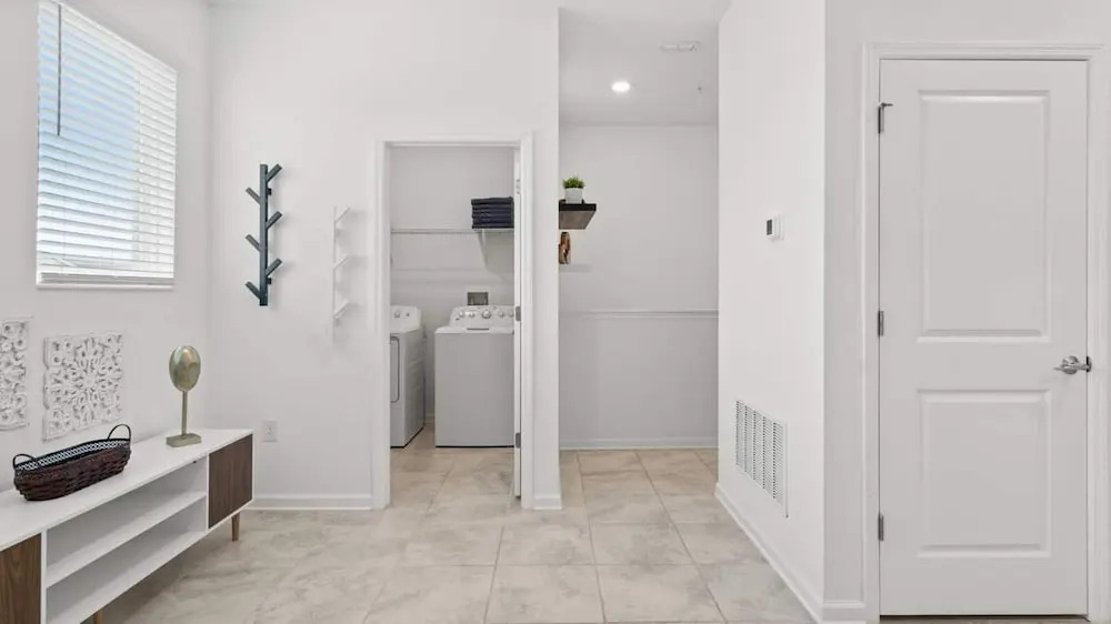 Stylish 3BR Condo Championsgate w Water Park