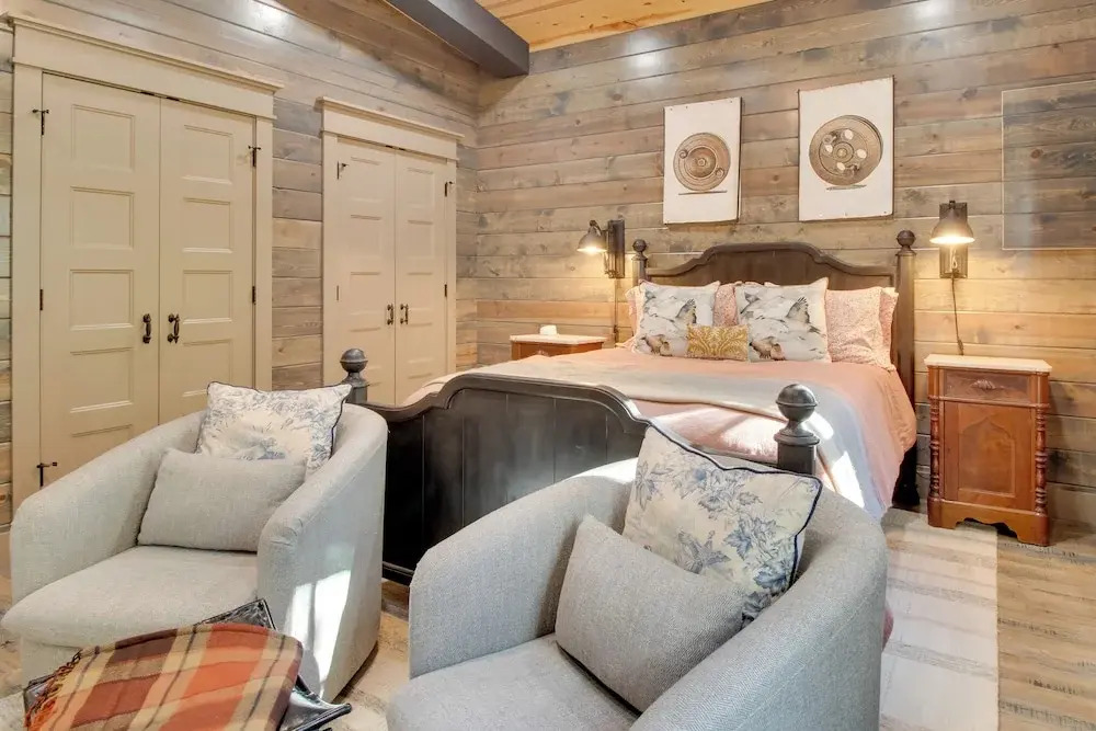 Fly Fishers Paradise: Getaway Near White River!