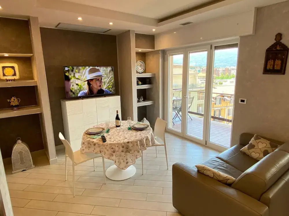 Romantica Suite Modern Apartment in Verbania Intra