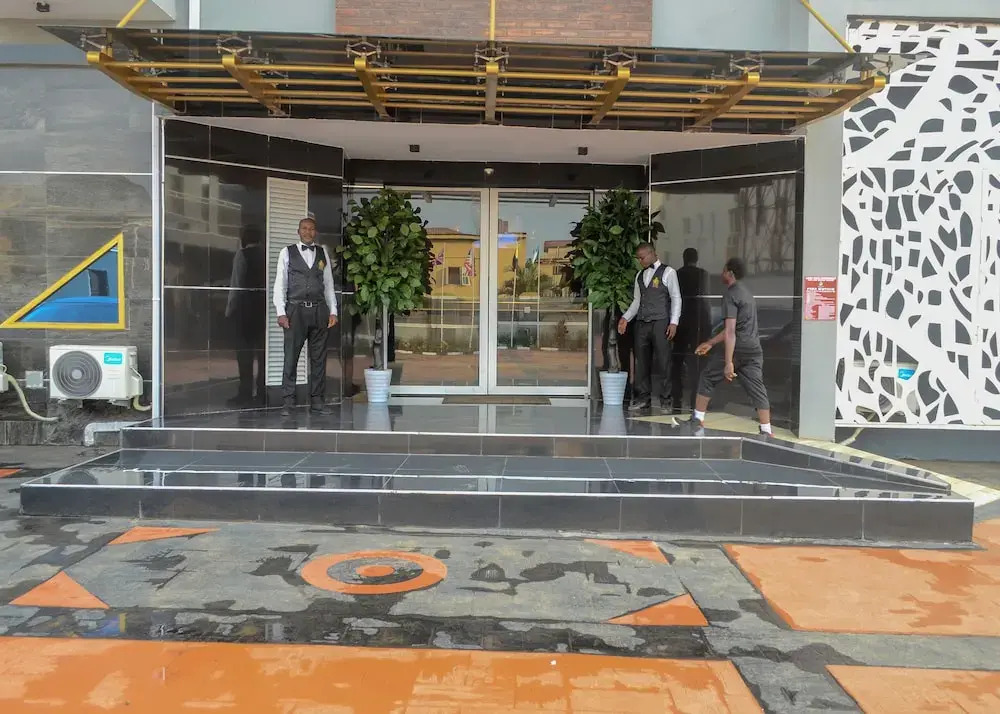 De Lords Resort Hotel & Suites
