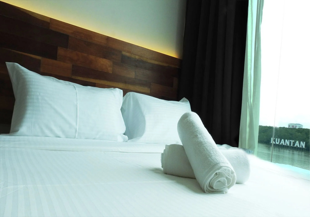 The Riverbank Hotel By MRVJ Business
