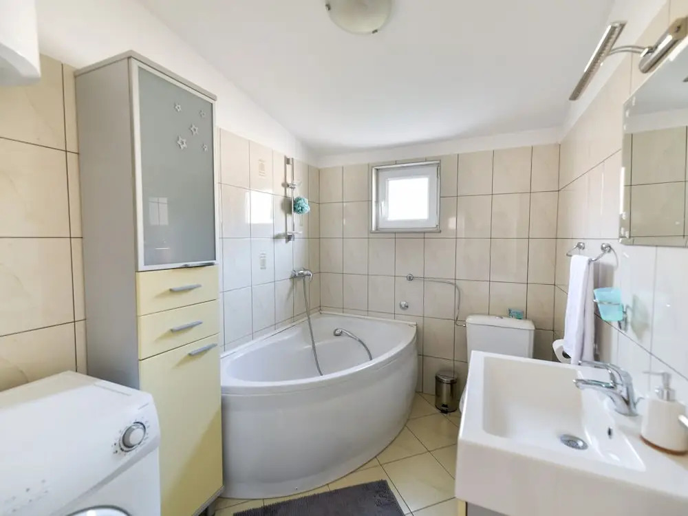 Lovely Holiday House With Private Pool, Charming Open Kitchen, Near Old Town