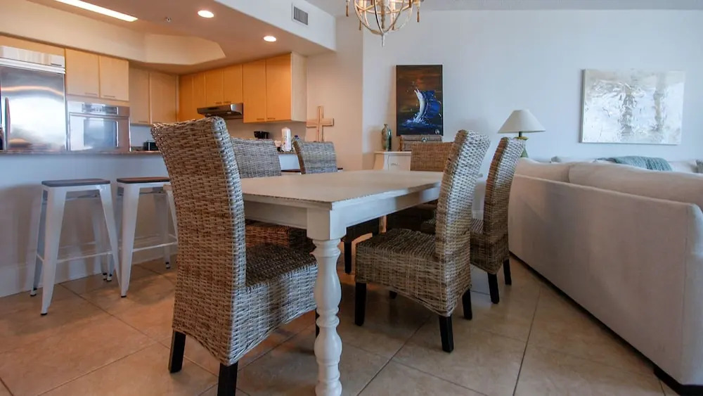 Renovated Three Bedroom - Unit Crb0211
