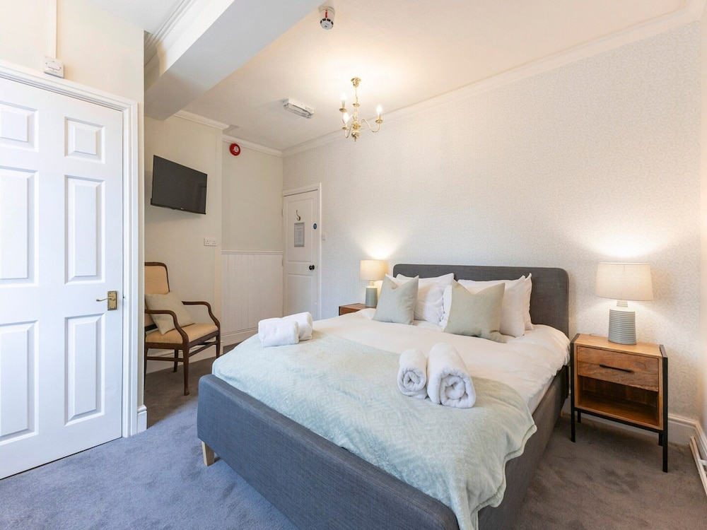 Compact Double Room