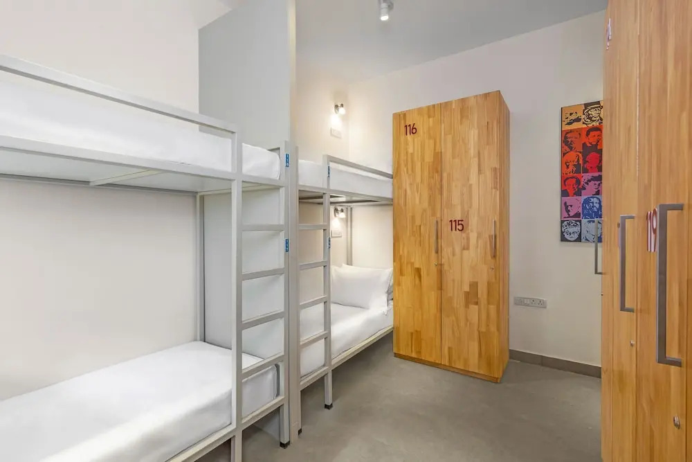 Bedzzz Varanasi by Leisure Hotels, 1 Km from Dashwasamedh Ghat
