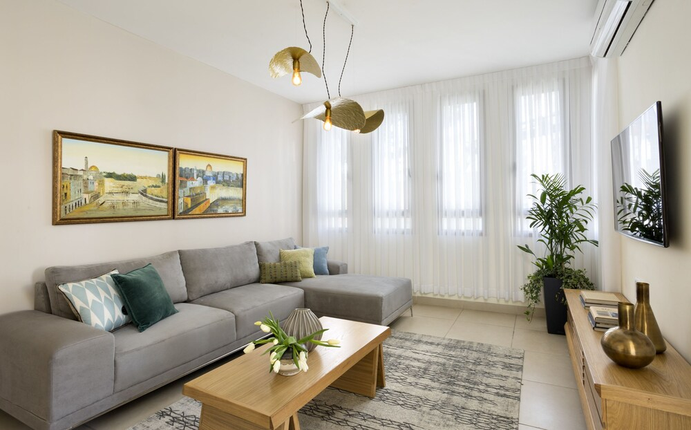 Mount of Olives Residence Glatt Kosher
