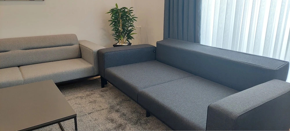 Professionally Maintained Spacious New Suites 4
