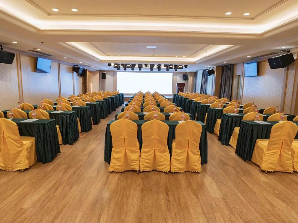 Vienna International Hotel (Dongguan Shipai Ecological Park)
