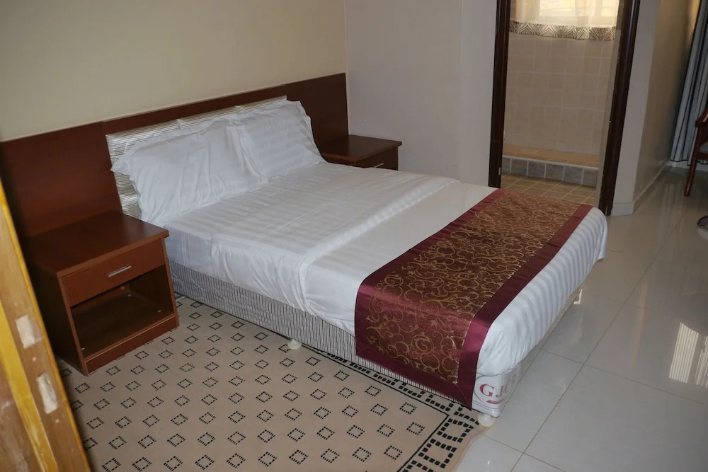 Rosaline Hotel