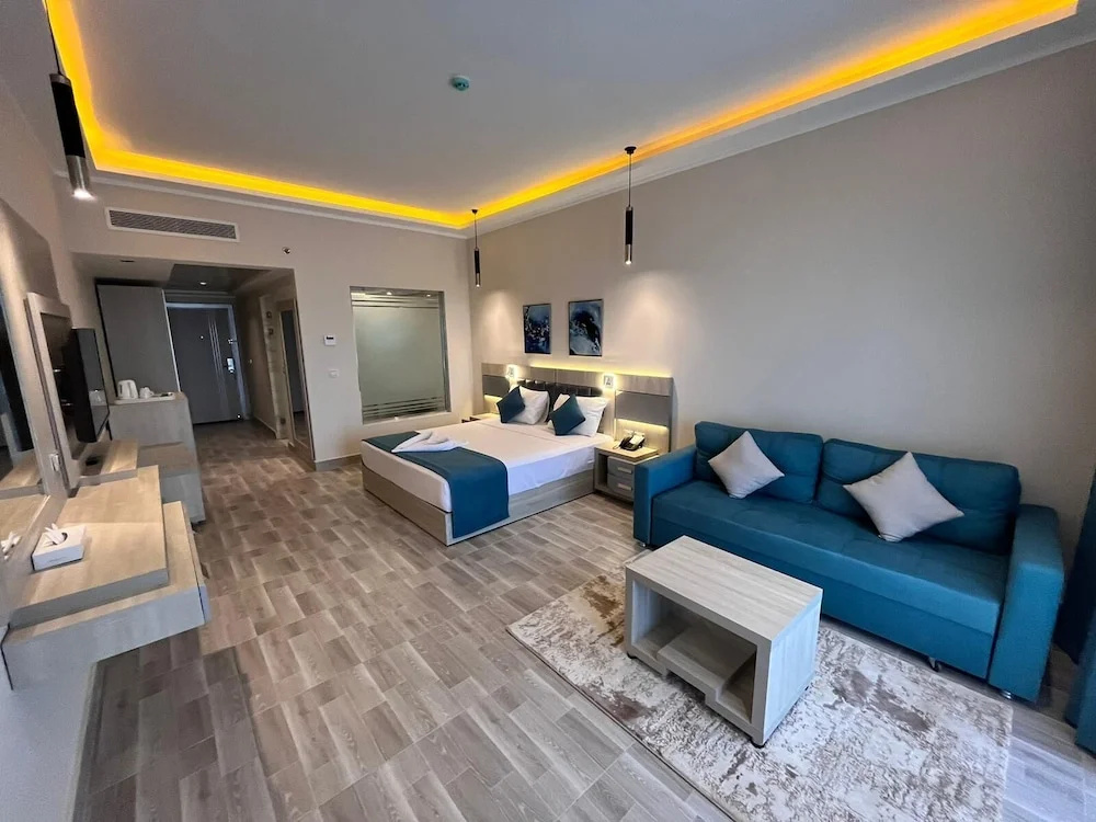 SIRENA BEACH RESORT & SPA