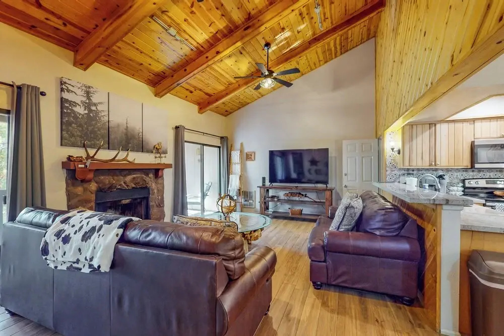 3BR Condo w/ Fire Pit & Full Kitchen
