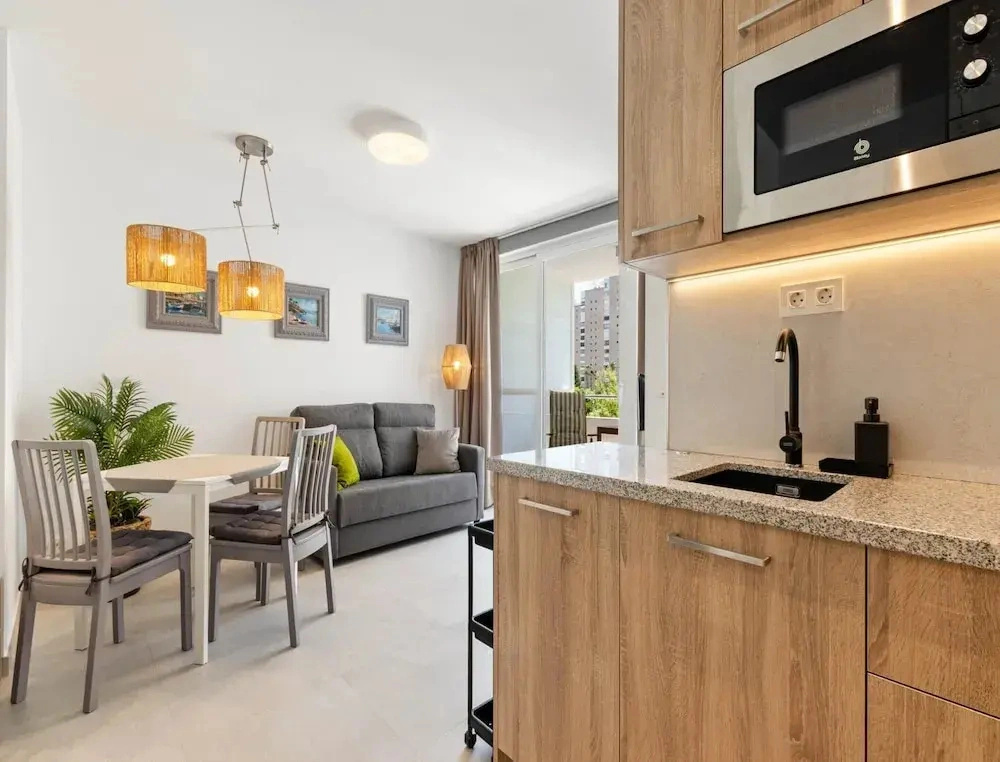 Sunny Apartment Near Playamar Beach