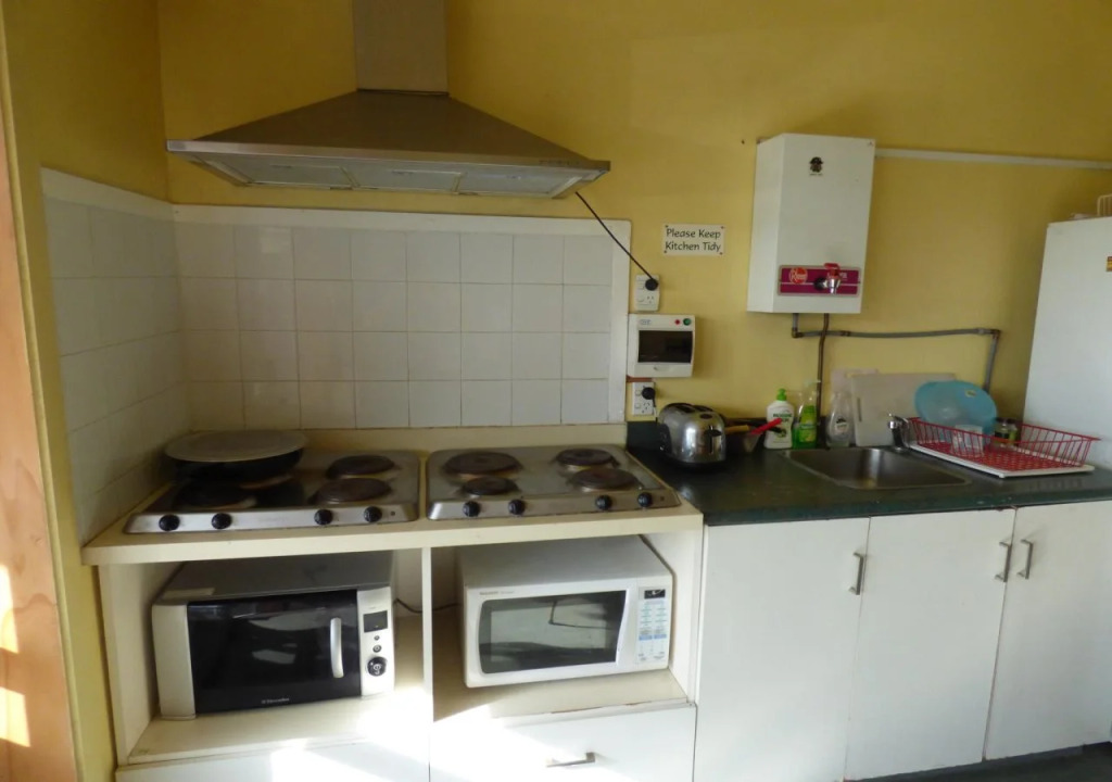 Racecourse Backpackers Hostel