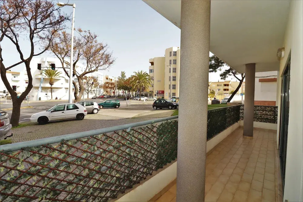 Lovely 2 -bedroom Vacation Apartment In Quarteira
