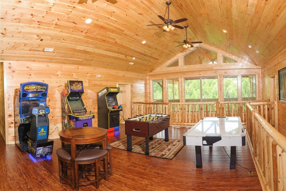 Foxwood Mansion 14 Bedroom Cabin by RedAwning